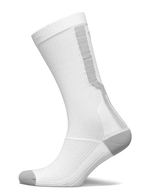 Se Newline Core Compression Sock Newline White ved Booztlet