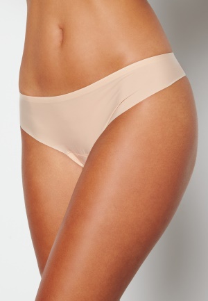 Se MAGIC Bodyfashion Dream Invisibles Thong 2-pack Latte M ved Bubbleroom