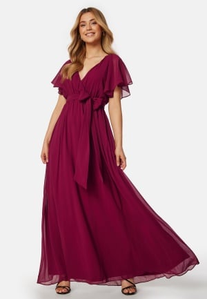 Se Goddiva Flutter Chiffon Dress Berry S (UK10) ved Bubbleroom