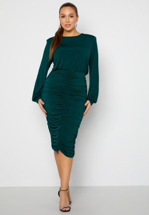 Se John Zack Curve Long Sleeve Rouched Midi Dress Forest Green 52 (UK24) ved Bubbleroom