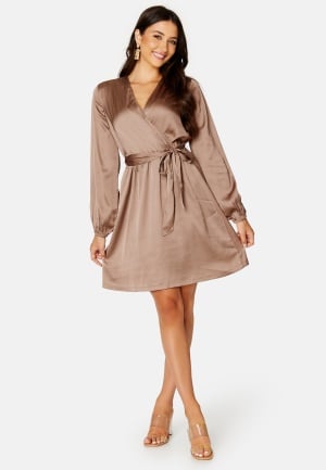 BUBBLEROOM Gisele Satin Dress Nougat 34