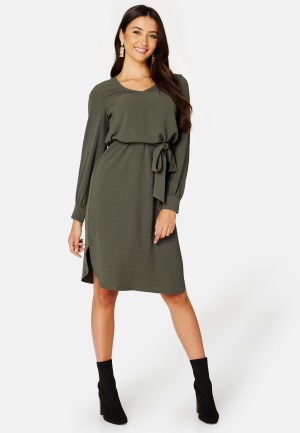 Se Happy Holly Elara dress Khaki green 32/34 ved Bubbleroom