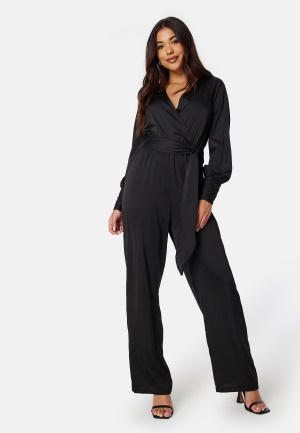 Se BUBBLEROOM Gitty Structured Satin Jumpsuit Black 34 ved Bubbleroom