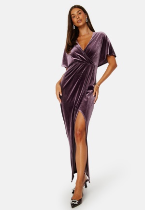 Se Bubbleroom Occasion Selena Velvet Maxi Dress Dusty lilac 44 ved Bubbleroom