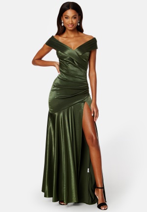 Se Goddiva Satin Bardot Pleat Maxi With Split Olive XS (UK8) ved Bubbleroom