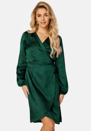 Se VERO MODA Sabi LS Wrap Dress Pine Grove S ved Bubbleroom