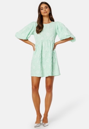 Se BUBBLEROOM Summer Luxe Puff Mini Dress Green 34 ved Bubbleroom