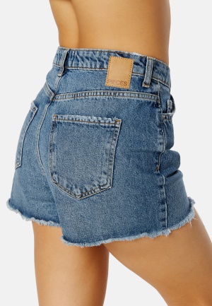 Se Pieces Tulla HW Shorts Medium Blue Denim L ved Bubbleroom