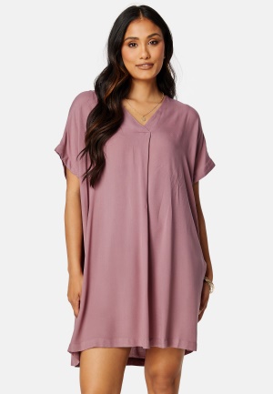 Se VERO MODA Beauty SL Tunic Nostalgia Rose M ved Bubbleroom