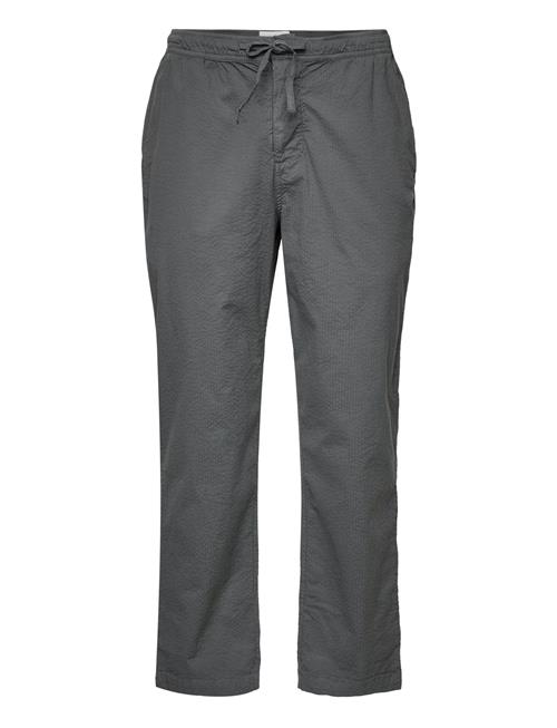 Se Wax London Kurt Trouser Seersucker Wax London Grey ved Booztlet