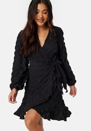 Se BUBBLEROOM Litzy Wrap Dress Black XS ved Bubbleroom