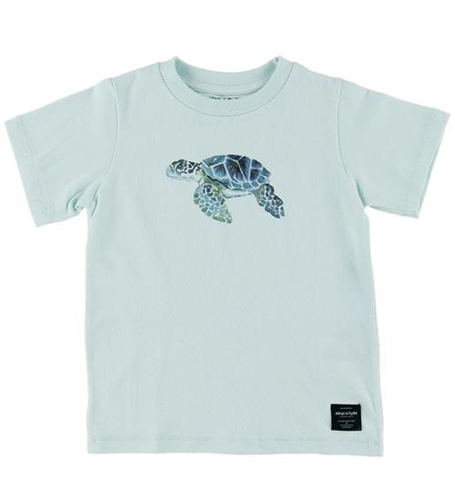 Se Mini A Ture Mini A Ture T-shirt - Steffen - Blue Skylight m. Skildpadde ved KidsWorld