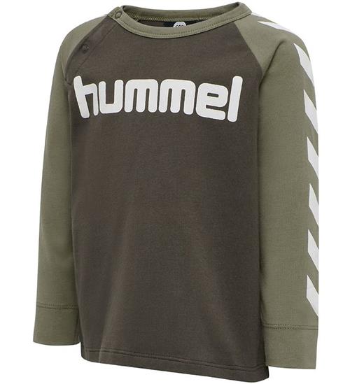 Se Hummel Bluse - HMLRyan - GrÃ¸n ved KidsWorld