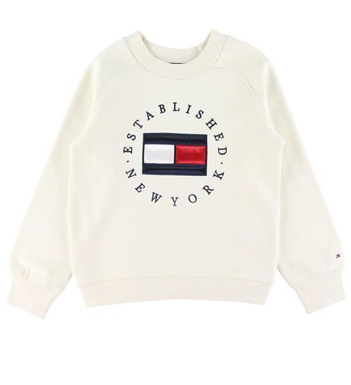 Se Tommy Hilfiger Tommy Hilfiger Sweatshirt - Creme m. Logo ved KidsWorld