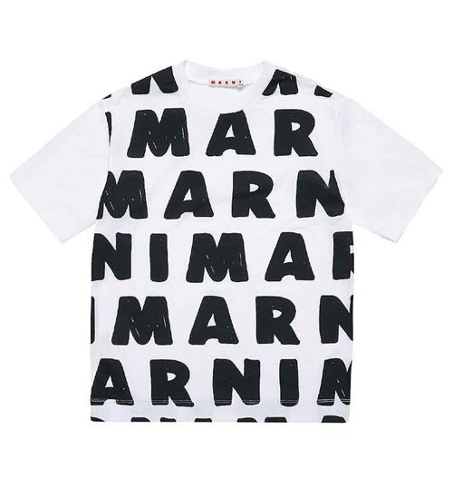 Se Marni Marni T-shirt - Hvid m. AOP Logo ved KidsWorld