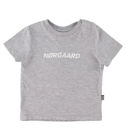 Se Mads NÃ¸rgaard Mads NÃ¸rgaard T-shirt - Taurus - GrÃ¥meleret m. Hvid ved KidsWorld