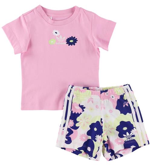 Se adidas Originals ShortssÃ¦t - Flower Print - True Pink ved KidsWorld