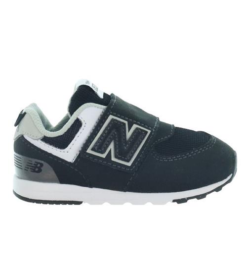 Se New Balance New Balance Sko - 574 - Black/Silver Metalic ved KidsWorld