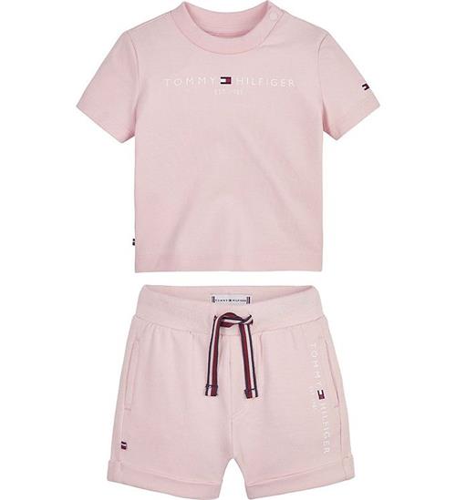 Se Tommy Hilfiger SÃ¦t - T-shirt/Shorts - Essential - Faint Pink ved KidsWorld