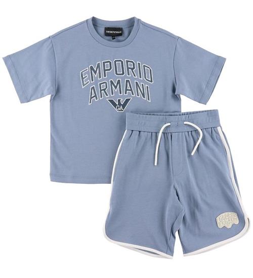 Se Emporio Armani Emporio Armani T-shirt/Shorts - New Light Blue ved KidsWorld