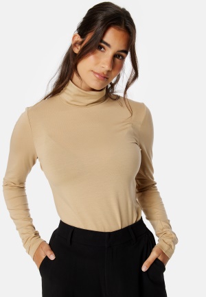 Se GANT Slim LS Turtleneck 248 Dark Khaki M ved Bubbleroom