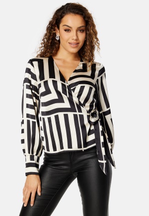 Se Object Collectors Item Sateen AOP L/S Wrap Top Black AOP:Sandshell 34 ved Bubbleroom