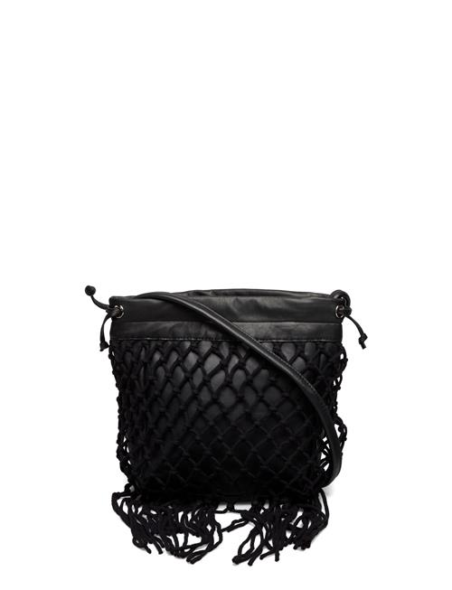 Se Gestuz Deagz Frill Bag Gestuz Black ved Booztlet