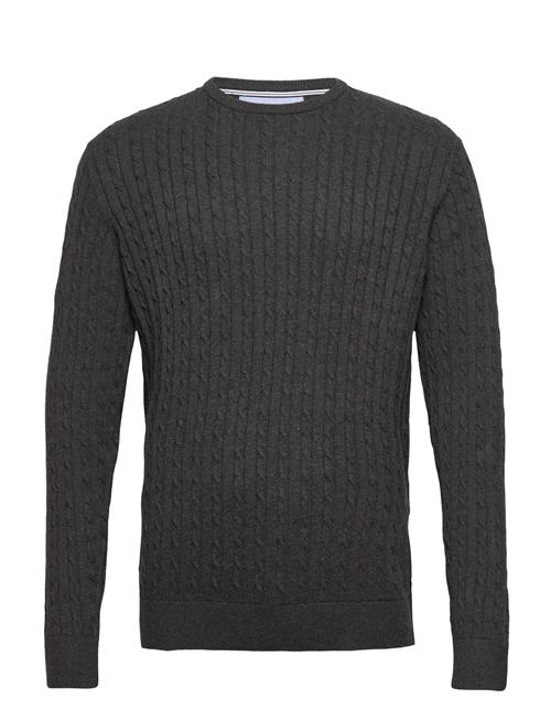 Se Lindbergh O-Neck Cable Knit Lindbergh Grey ved Booztlet