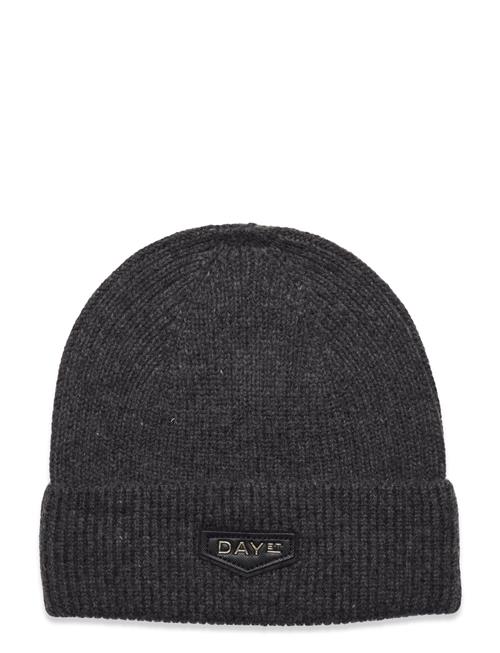 Se DAY ET Day Logo Patch Knit Hat DAY ET Grey ved Booztlet