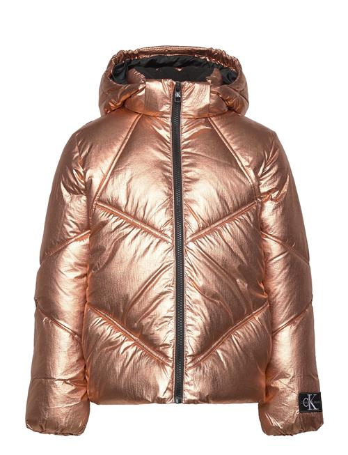 Se Calvin Klein Bronze Metallic Puffer Jacket Calvin Klein Orange ved Booztlet