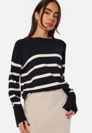 Se Pieces Sia LS Knit Pullover Black Stripe: White XL ved Bubbleroom