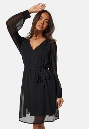 Se VILA Vifalia smock V-neck L/S dress Black 38 ved Bubbleroom