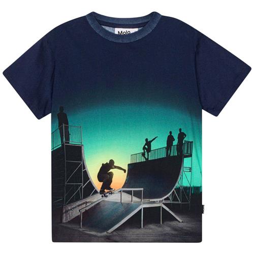 Se Molo GOTS Rame T-shirt Halfpipe Universe | Marine blå | 92 cm ved Babyshop