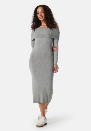 Se BUBBLEROOM Knitted Off Shoulder Dress Grey melange S ved Bubbleroom