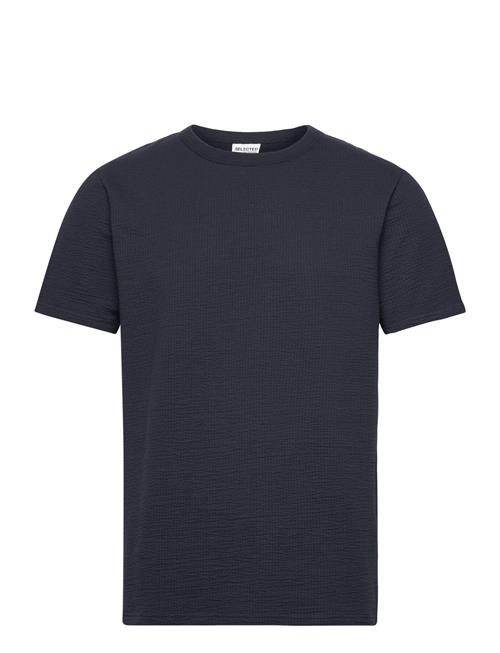 Se Selected Homme Slhsander Seersucker Ss O-Neck Tee Selected Homme Navy ved Booztlet