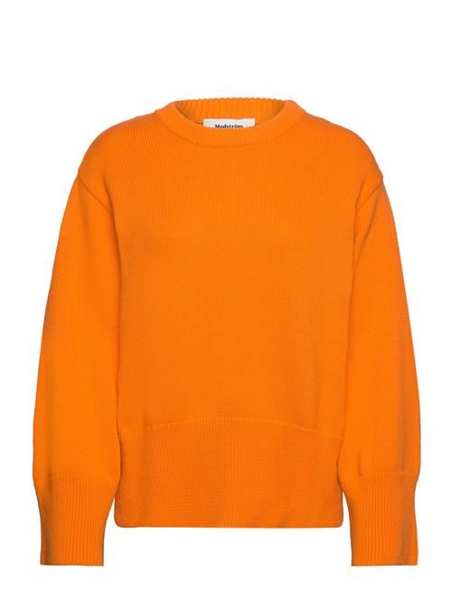 Se Corbinmd O-Neck Modström Orange ved Booztlet