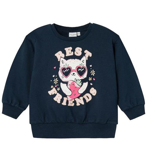 Se Name It Name It Sweatshirt - NmfVisus - Dark Sapphire/Best Friends ved KidsWorld