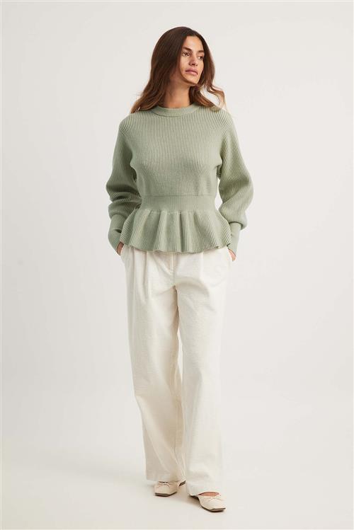 NA-KD Strikket jumper med peplum - Green