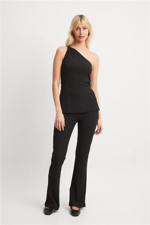 Se NA-KD Ribbed Mid Waist Trousers - Black ved NA-KD