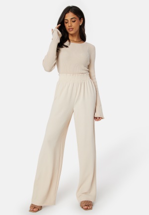 Se BUBBLEROOM Matilde Regular Trousers Light beige L ved Bubbleroom