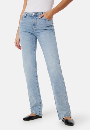 Se Pieces Pckelly Mid Waist Straight Jeans Light Blue Denim 25/32 ved Bubbleroom