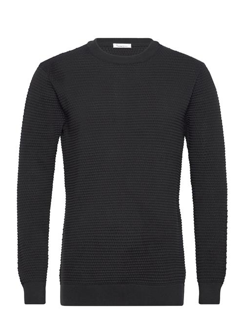 Se Knowledge Cotton Apparel Vagn Regular Bubble Knit Crew Neck Knowledge Cotton Apparel Black ved Booztlet