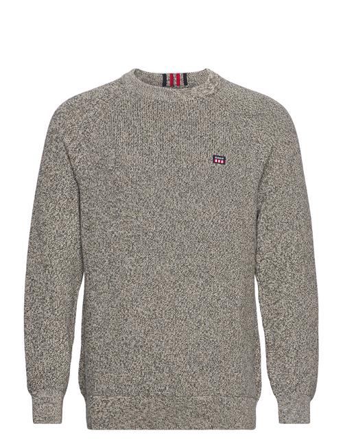 Se GANT D2. Twisted Cotton C-Neck GANT Grey ved Booztlet