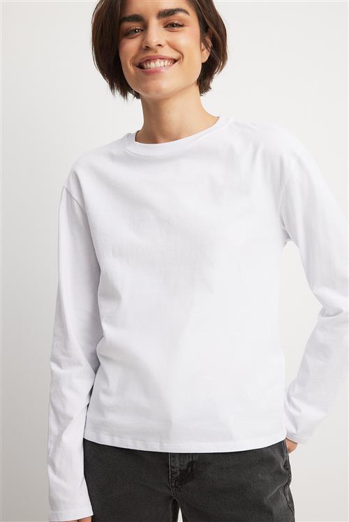 NA-KD Basic Top i overstørrelse med lange ærmer - White