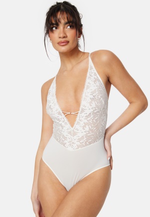 Se DORINA Kinsley Bodysuit Ivory XL ved Bubbleroom