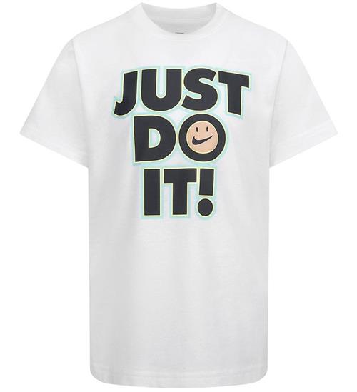 Se Nike Nike T-shirt - Sail ved KidsWorld