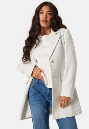 Se Chiara Forthi Adrienne Bouclé Coat Offwhite 34 ved Bubbleroom