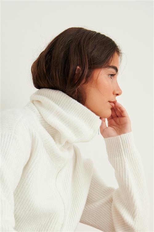 NA-KD Trend Strikket cardigan med stor krave og lynlås - Offwhite