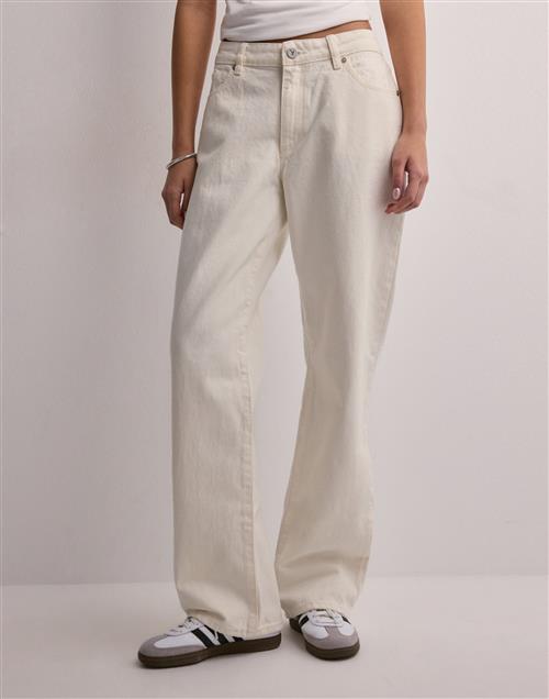 Se Abrand Jeans - Beige - 99 Baggy Jean Pearl ved Nelly