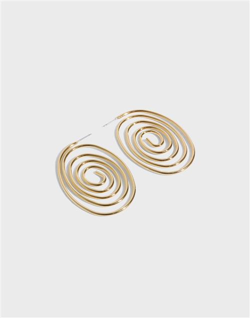 Se Nelly - Guld - Swirl Hoops ved Nelly